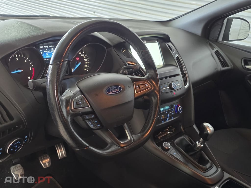 Ford Focus SW 1.5 TDCi EcoBlue ST-Line