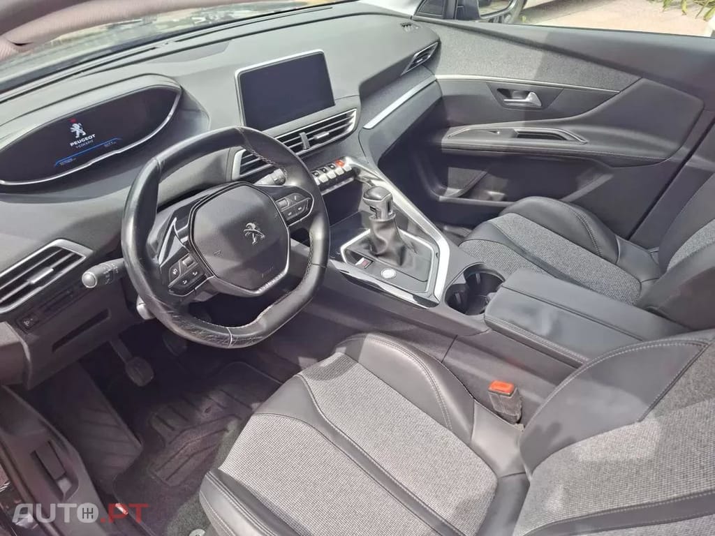 Peugeot 3008  Puretech 130 Stop Start Allure