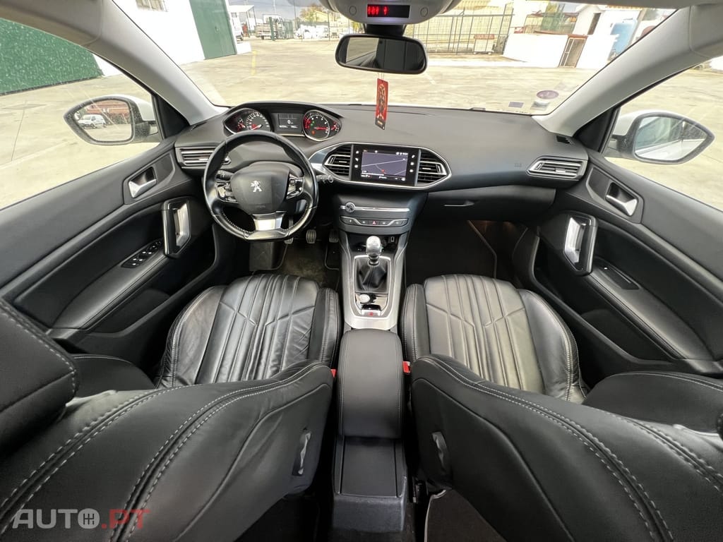 Peugeot 308 SW 1.2 PureTech Allure J17