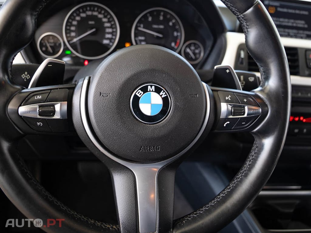 BMW 320 PERFORMANCE PACK M