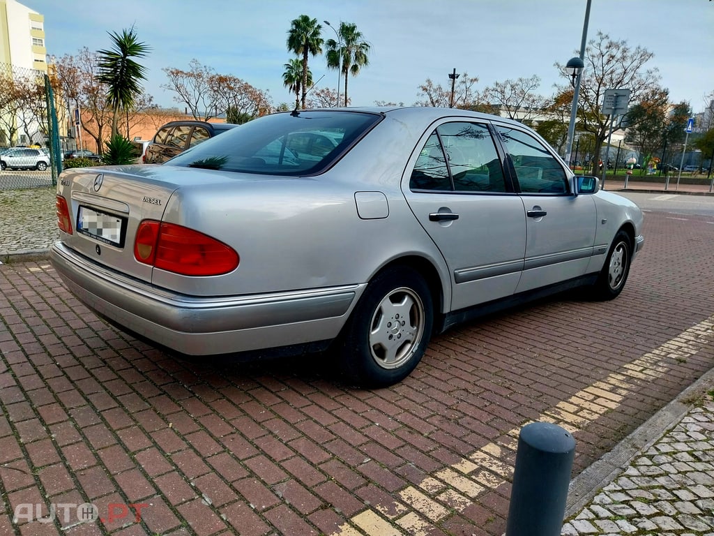 Mercedes-Benz E 200 d Elegance