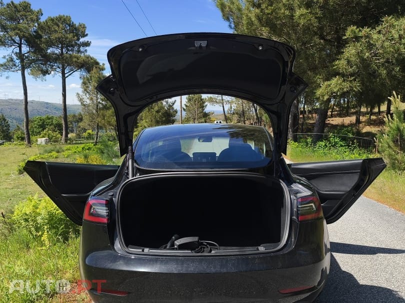 Tesla Model 3 Standard Range Plus RWD