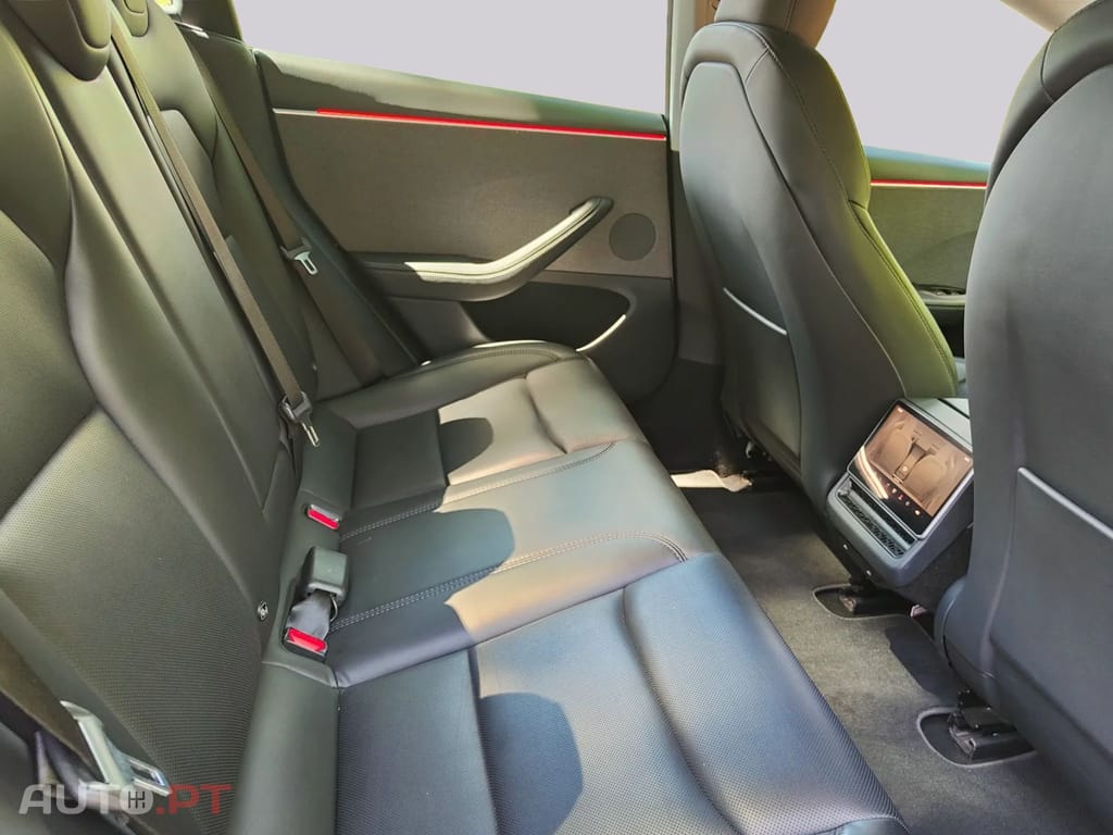 Tesla Model 3 Tração Traseira