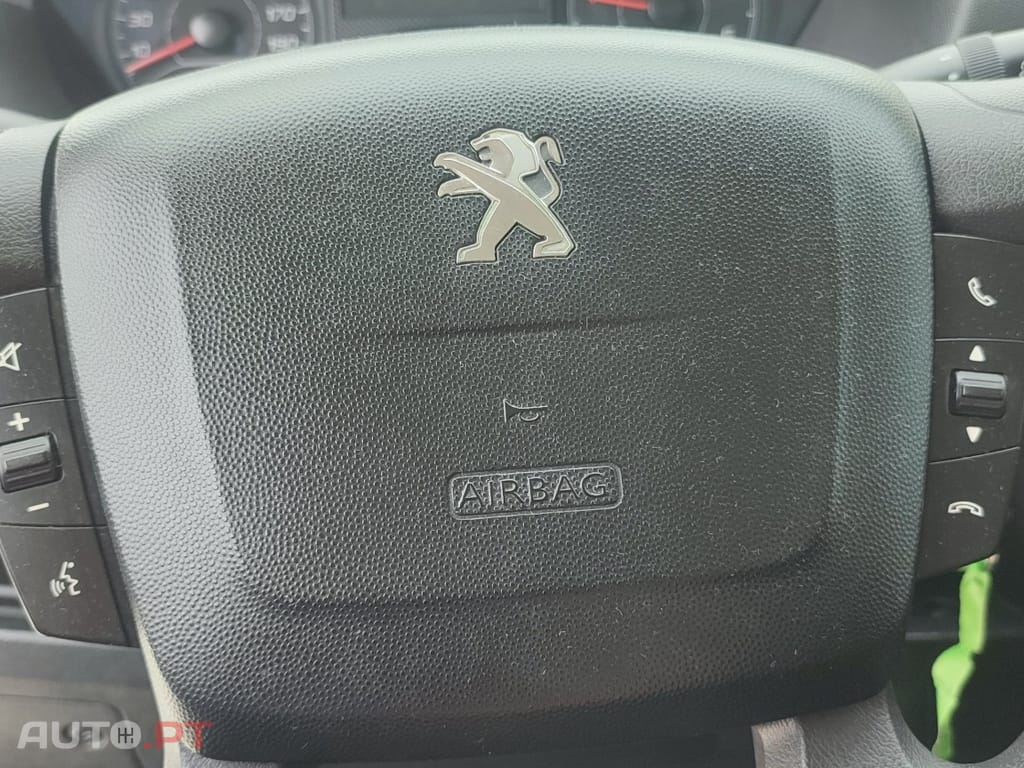 Peugeot Boxer 2.2 BlueHDi 333 L3H2 Pro