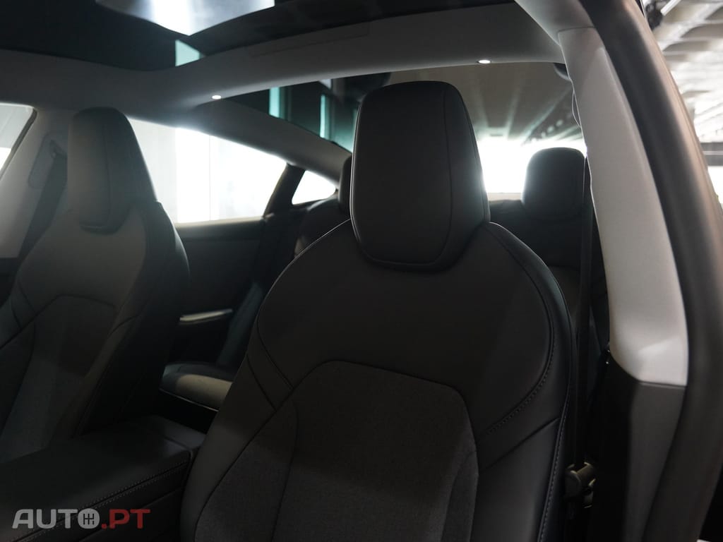 Tesla Model 3 Tração Traseira