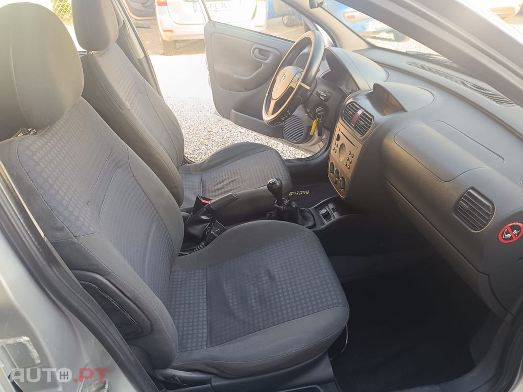 Opel Corsa 1.2 16V Confort