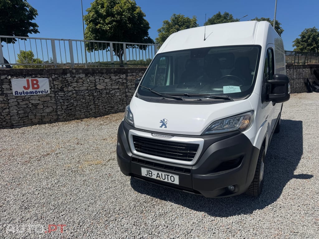 Peugeot Boxer 2.2 BlueHDi 330 L2H2 Premium