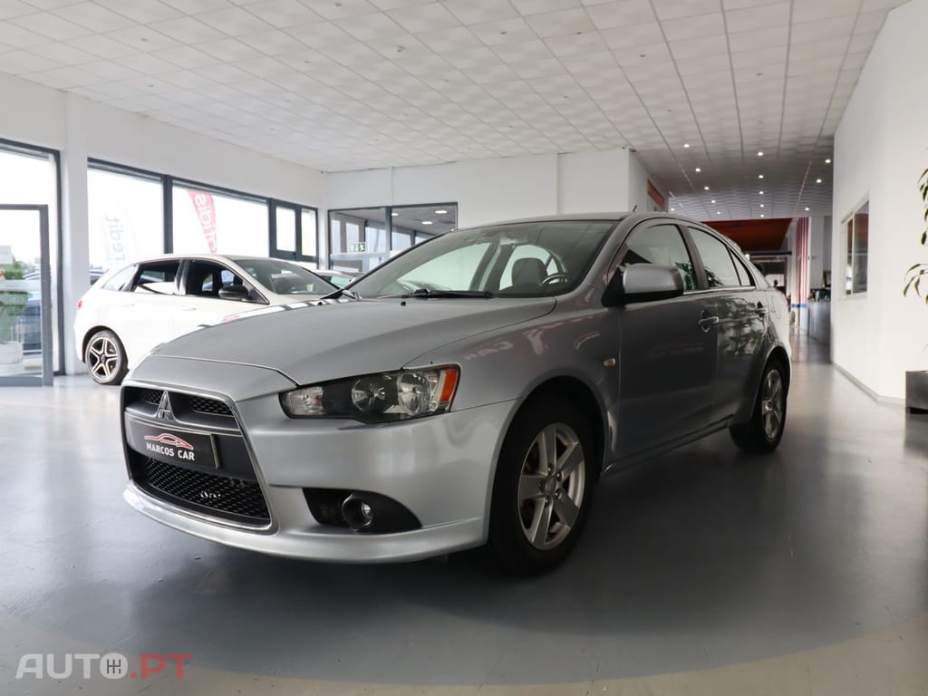 Mitsubishi Lancer 1.5 Inform