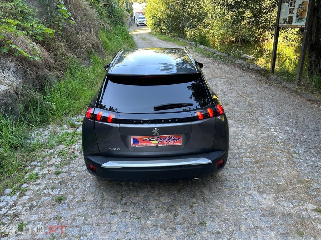 Peugeot 2008 1.5 BlueHDi Allure EAT8