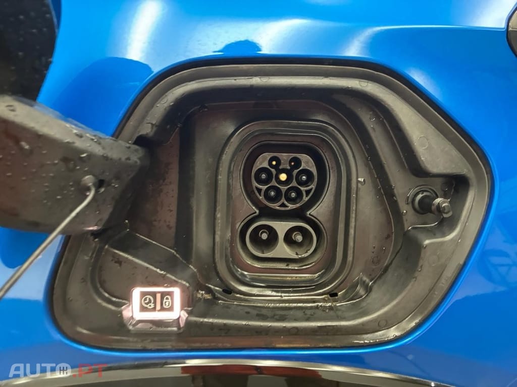 Peugeot E-208 50 kWh Allure Pack