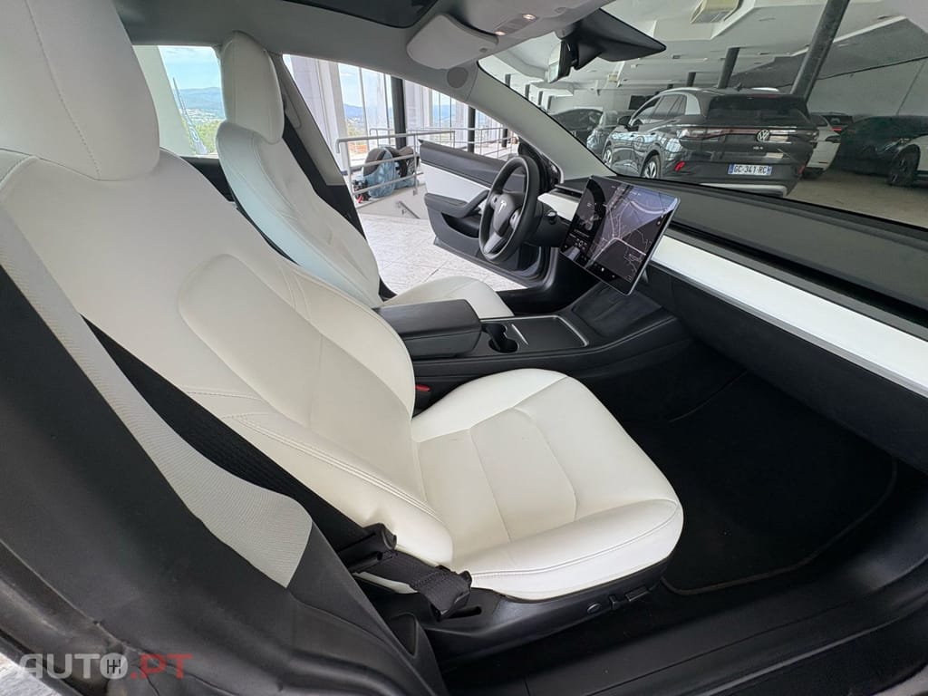 Tesla Model 3 Long-Range Dual Motor AWD