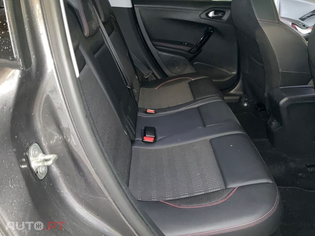 Peugeot 2008 1.2 e-THP GT Line 