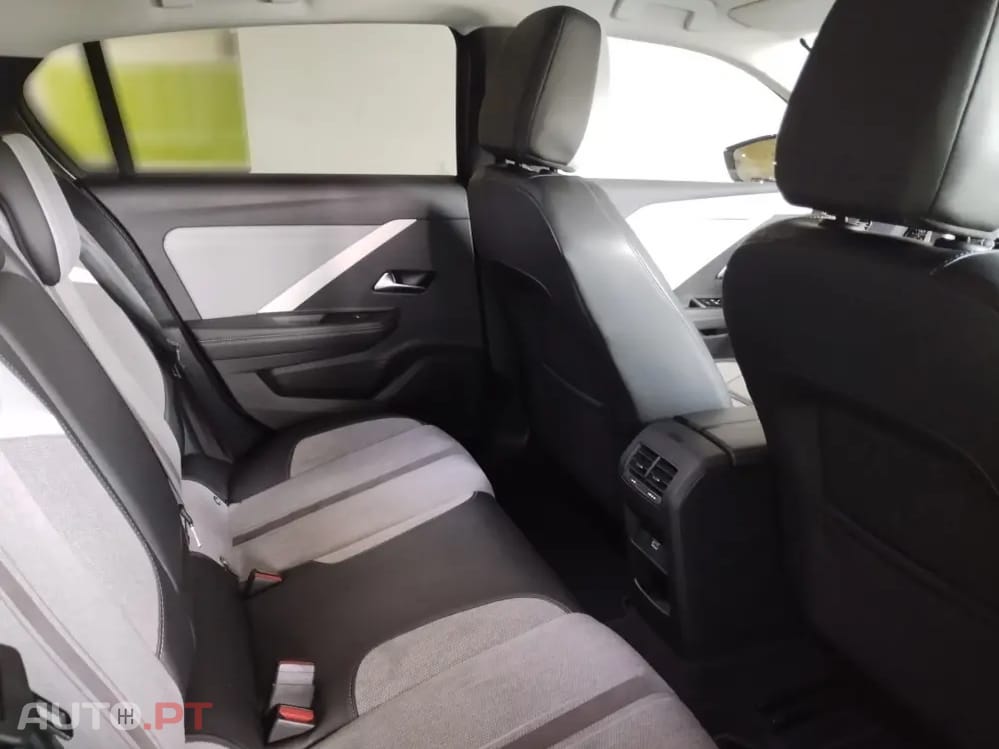 Opel Astra 1.6 T PHEV Elegance