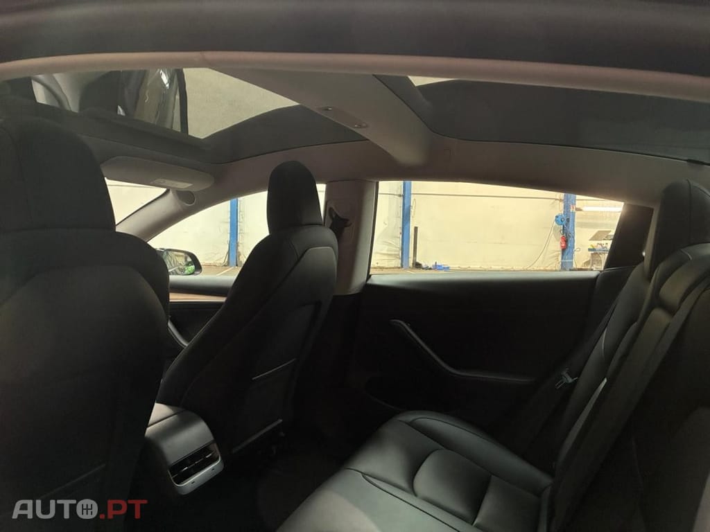 Tesla Model 3 Long-Range Dual Motor AWD