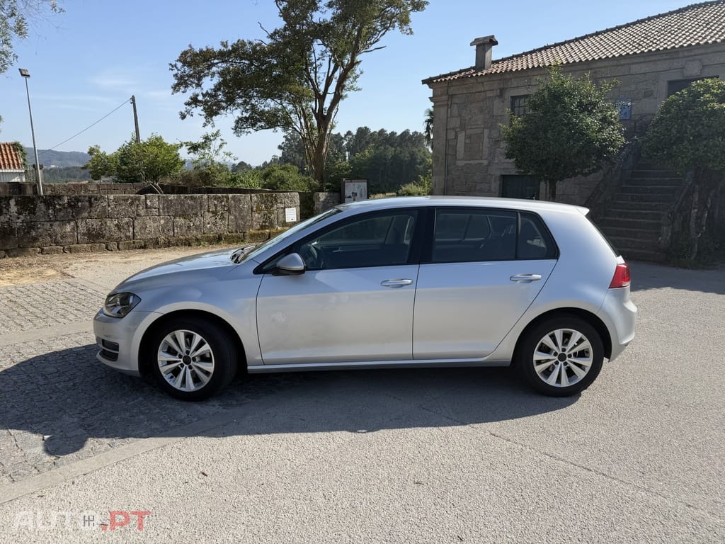 Volkswagen Golf 1.6 TDi Confortline DSG