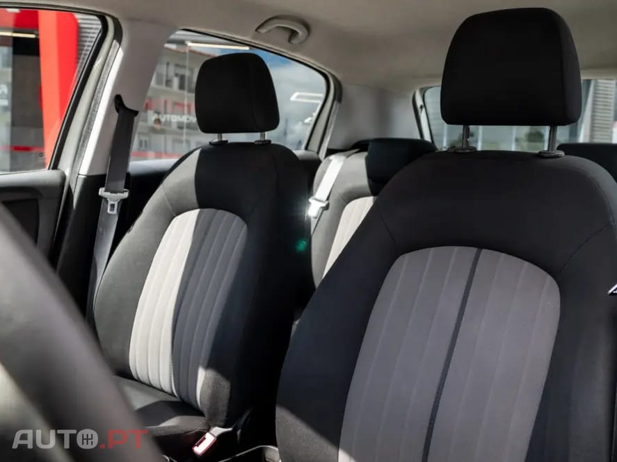 Fiat Punto 1.3 M-Jet Easy S&S — fotografia 16