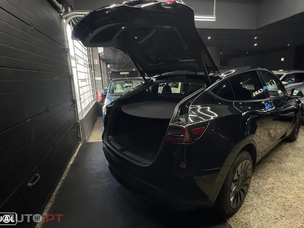 Tesla Model Y Long Range Dual Motor AWD