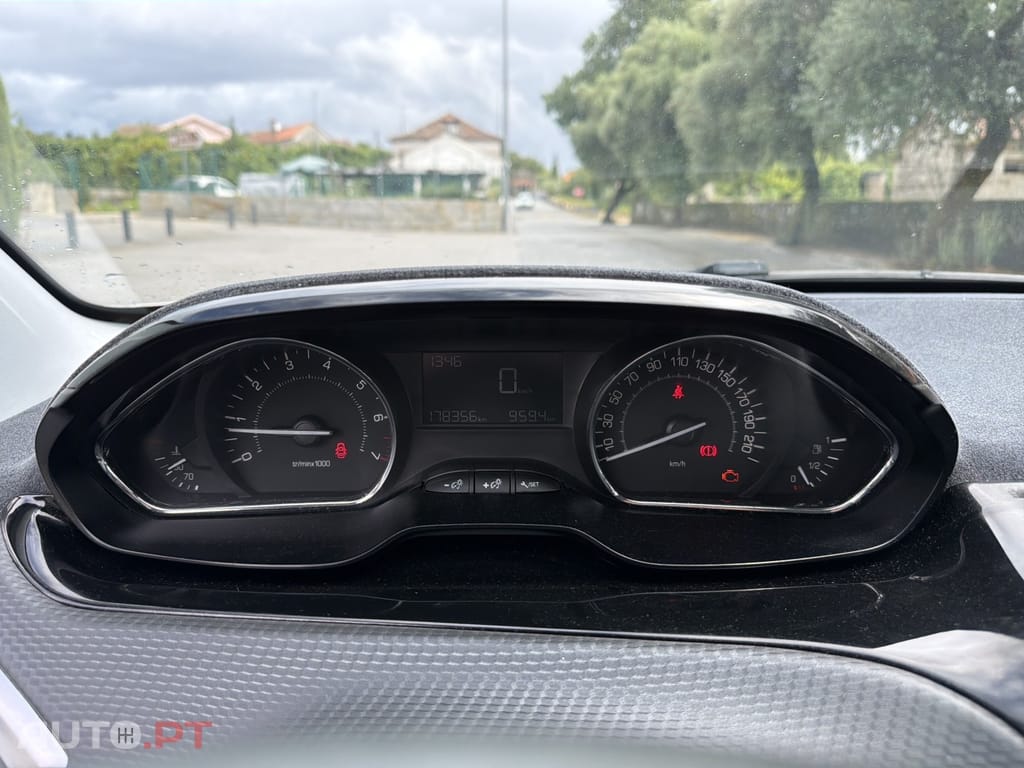 Peugeot 2008 PureTech 100 Active