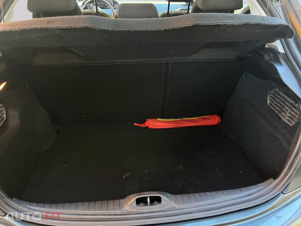 Peugeot 208  1.2 VTi Style