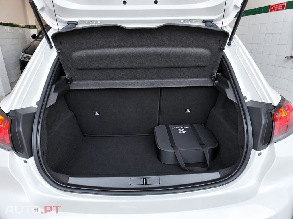 Peugeot E-208 50 kWh Active Pack