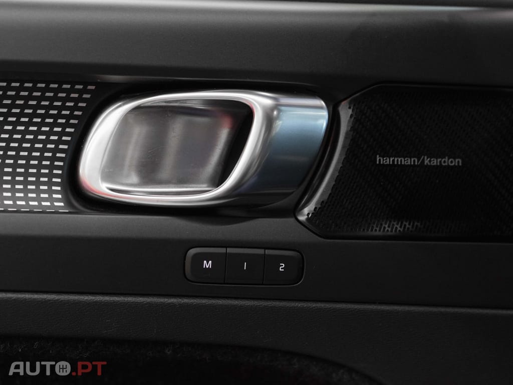 Volvo XC40 P8 AWD Recharge RDesign