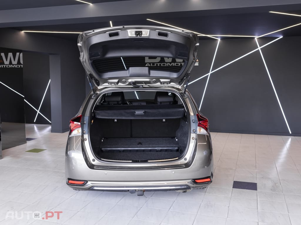 Toyota Auris Touring Sports 1.8 HSD Sport+Navi