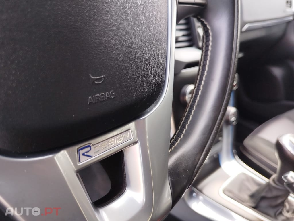 Volvo V40 2.0 D4 R-Design