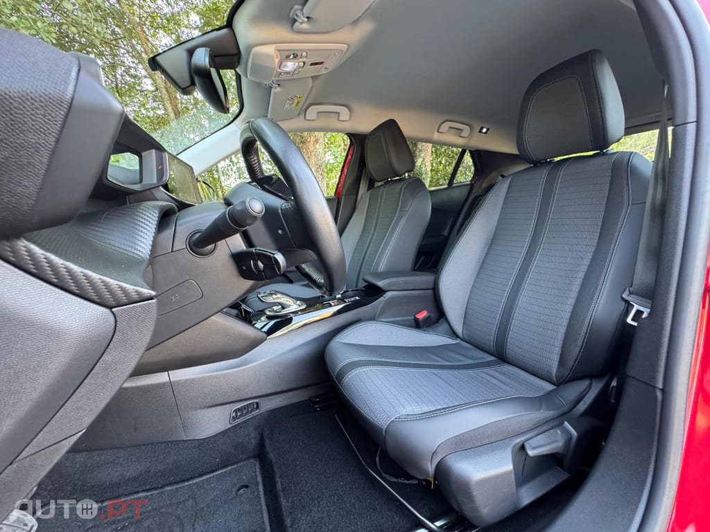 Peugeot E-2008 50 kWh Allure