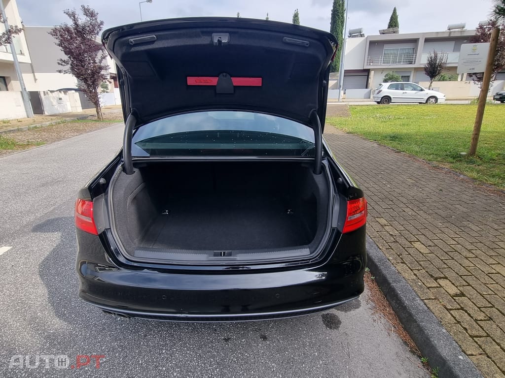 Audi A4 2.0 TDI multitronic S-line