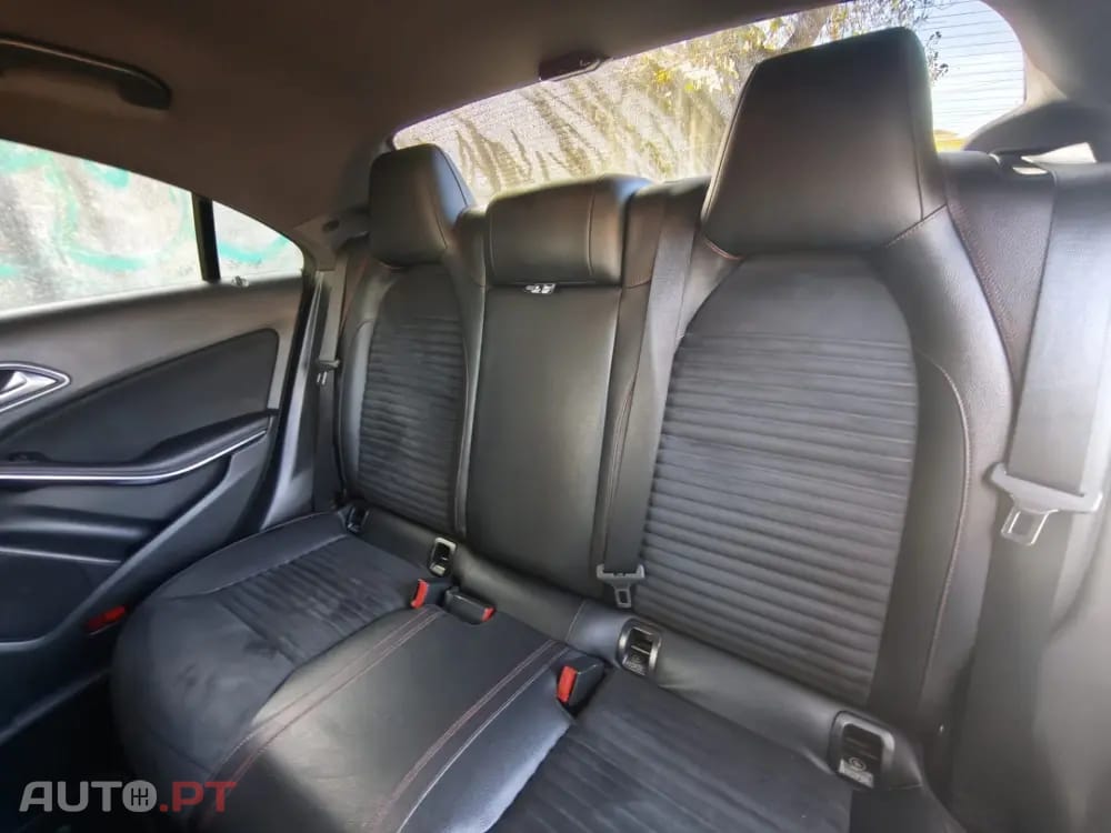 Mercedes-Benz CLA 200