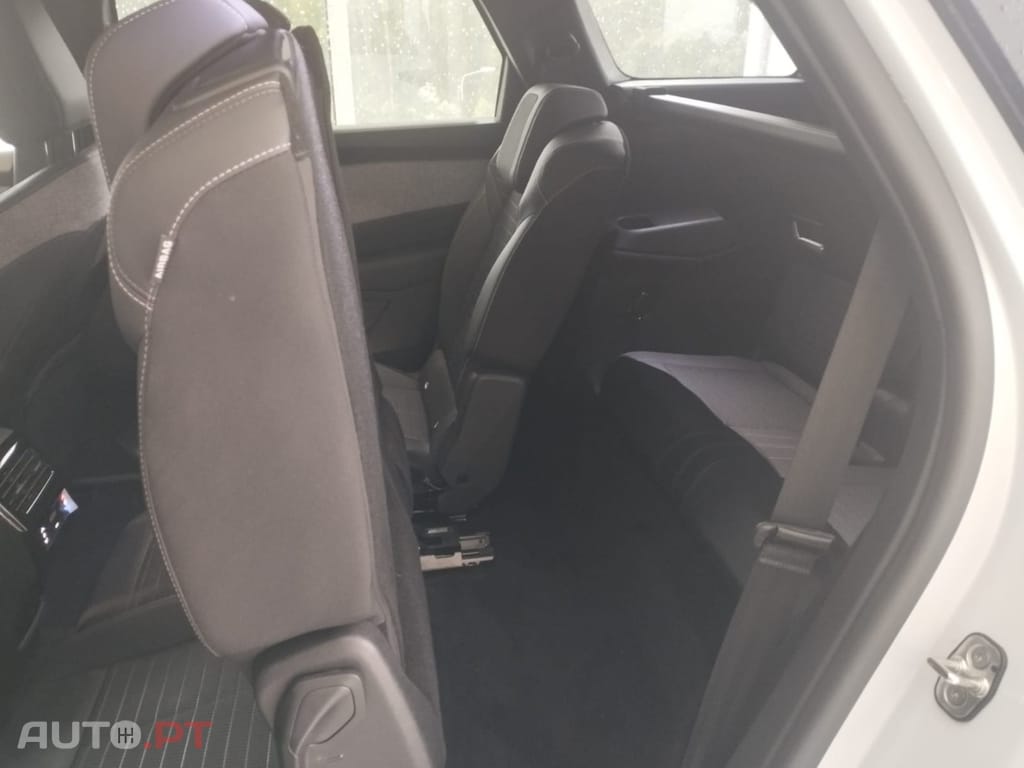Peugeot E-5008 73 kWh Allure
