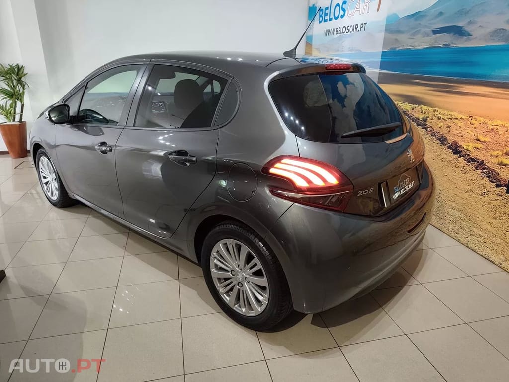 Peugeot 208 1.2 PureTech Signature