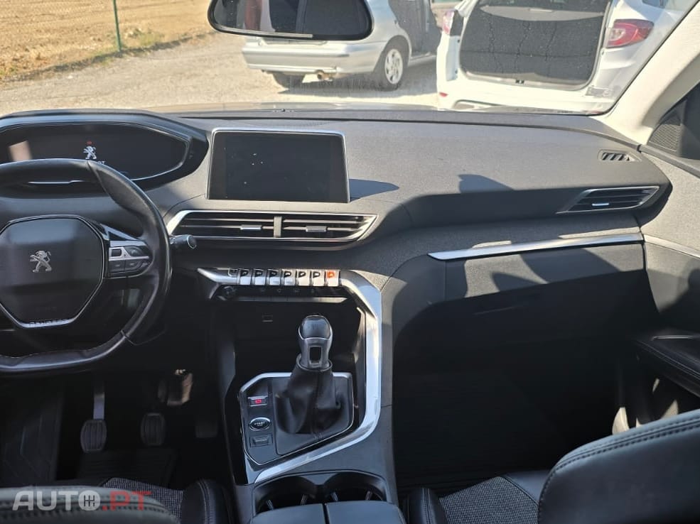 Peugeot 3008 1.5 BlueHDi Allure