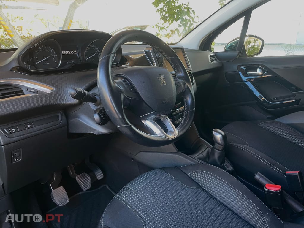 Peugeot 208 PureTech 82 Start & Stop Allure