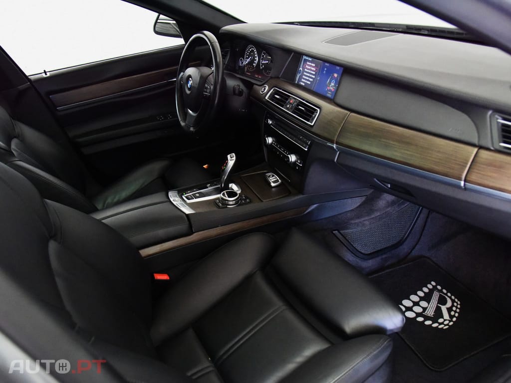 BMW ActiveHybrid 7 V8 HYBRID