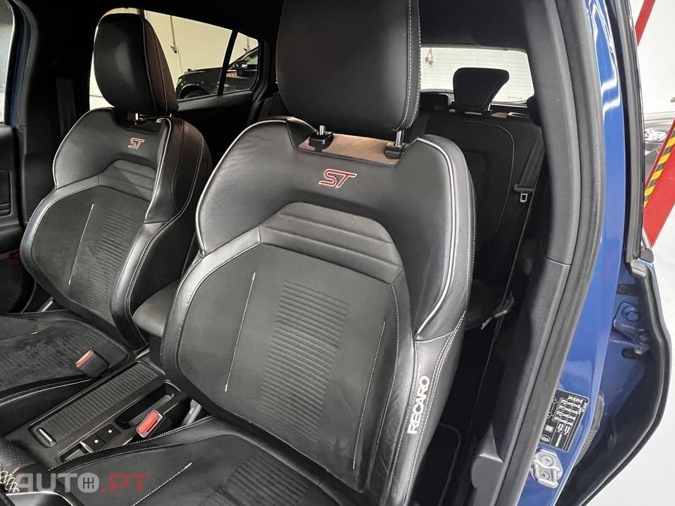 Ford Focus SW 2.3 EcoBoost S&S ST
