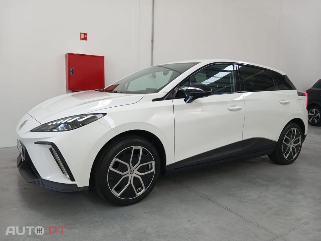 MG MG4 64 kWh Luxury