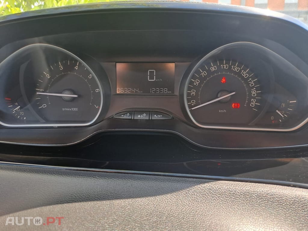 Peugeot 208 82 VTI Allure