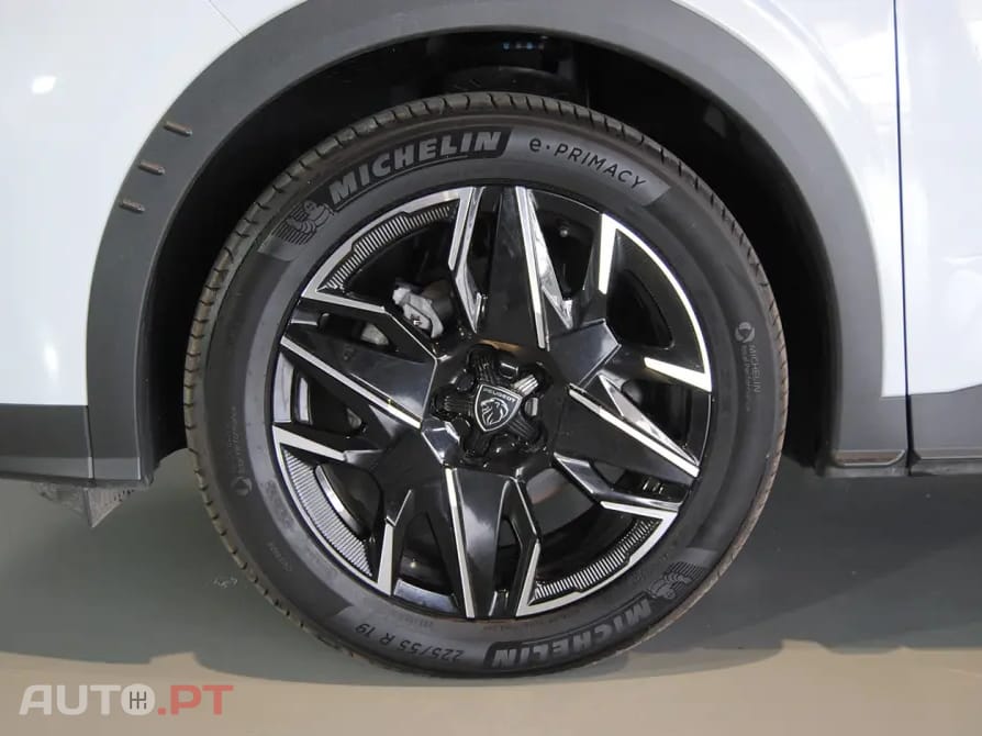 Peugeot 3008 1.2 Hybrid Allure e-DCS6