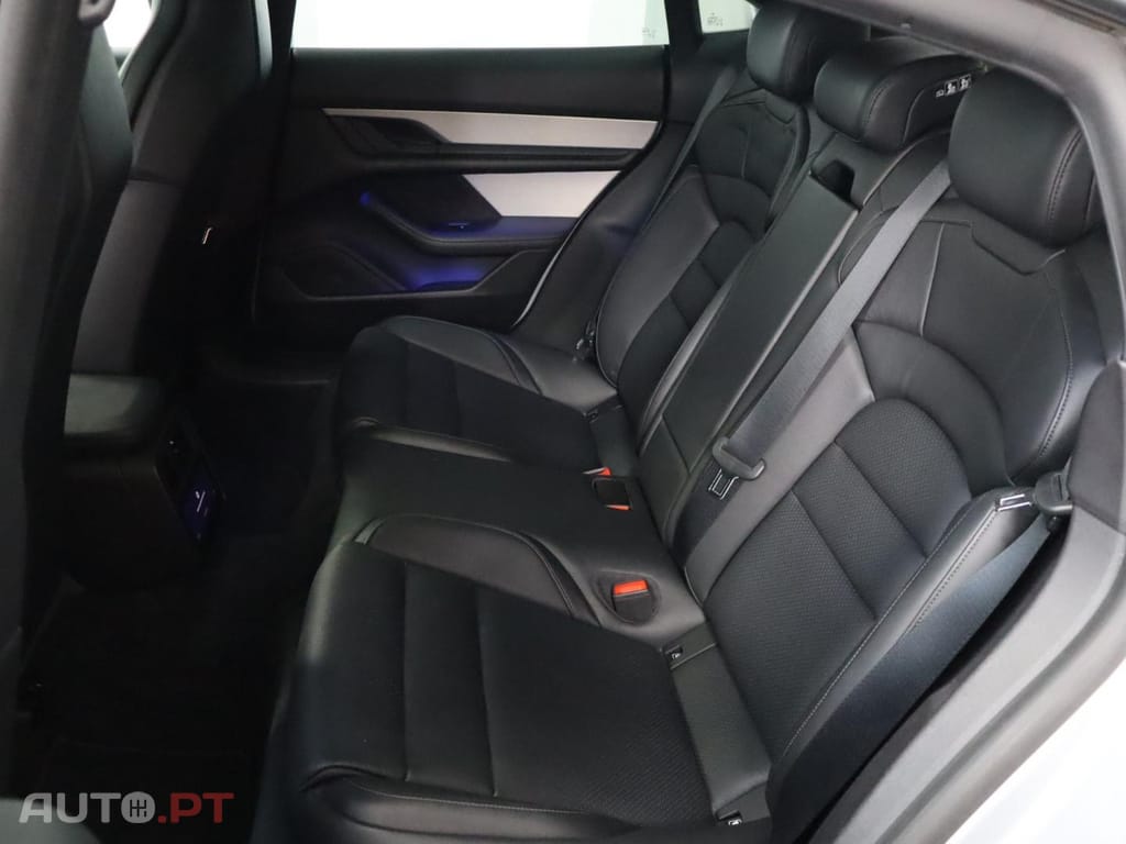 Porsche Taycan Standard