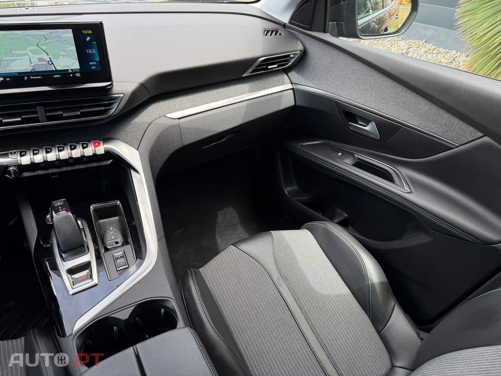 Peugeot 3008 1.6 Hybrid Allure e-EAT8