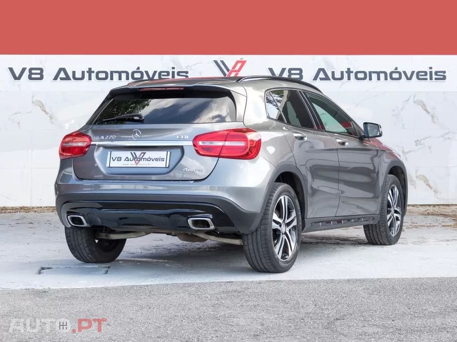 Mercedes-Benz GLA 220 CDI 4Matic 7G-DCT Style