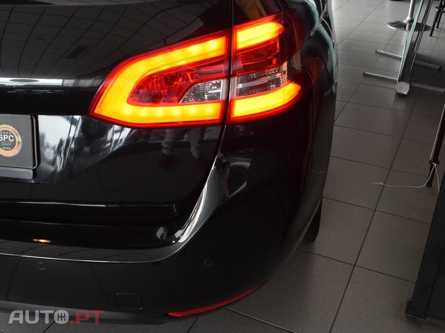 Peugeot 308 1.6 e-HDi Allure J17