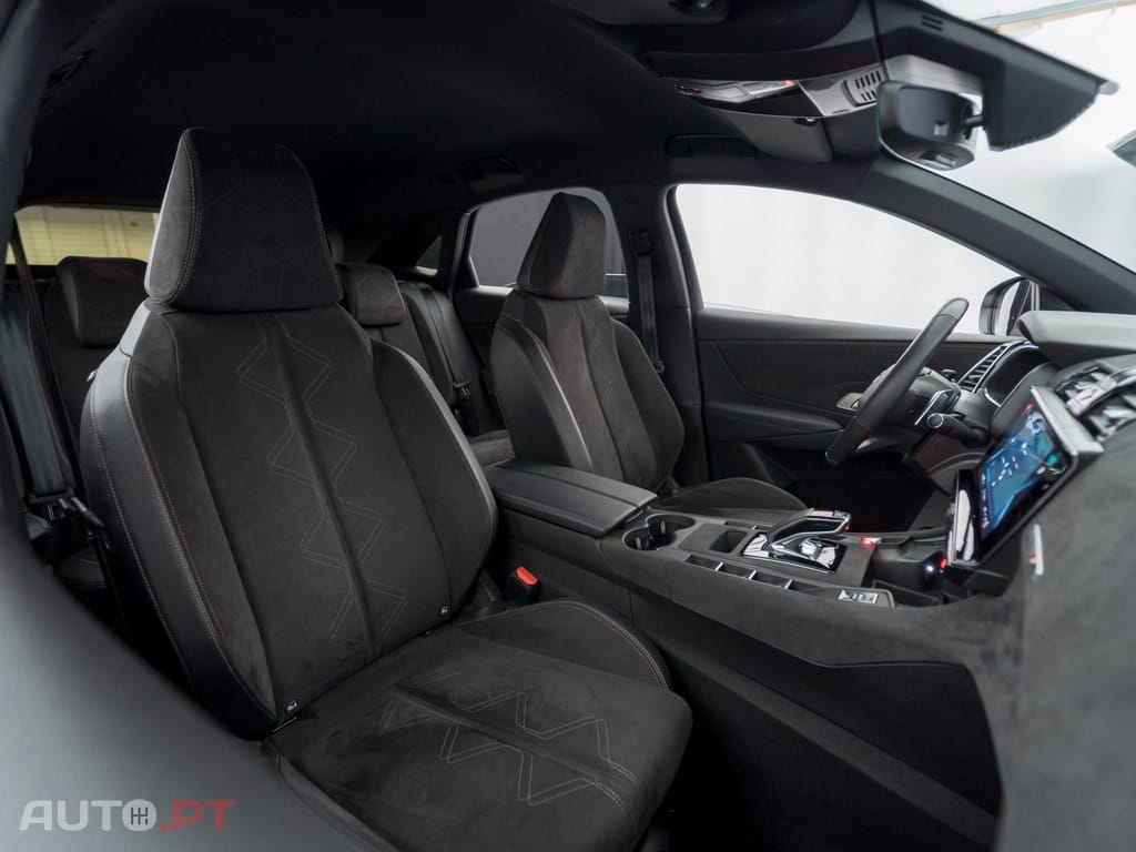 DS DS7 Crossback E-Tense Performance Line EAT8