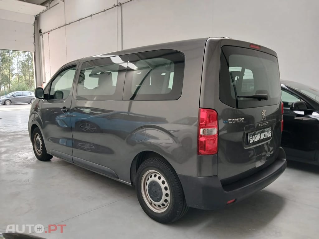 Peugeot E-Expert 50 kWh M Standard
