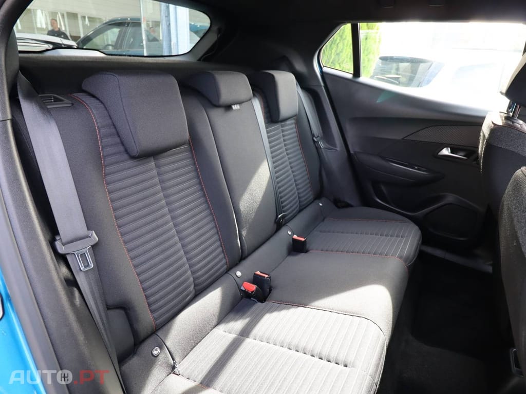 Peugeot 2008 1.2 PureTech Active
