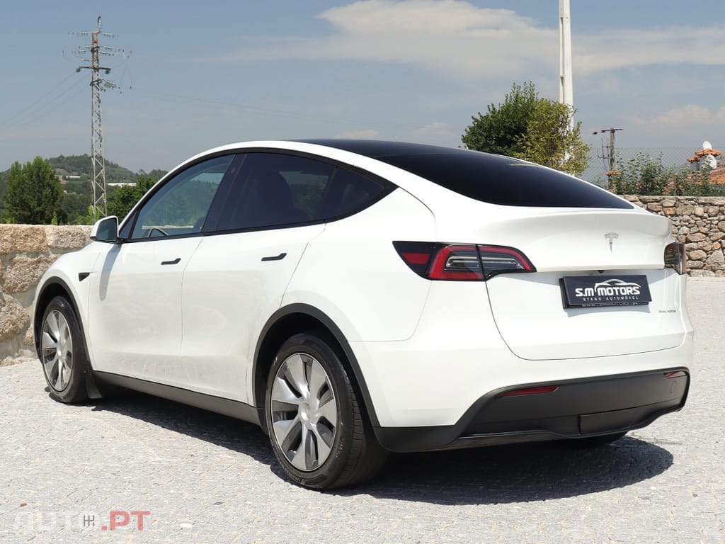 Tesla Model Y Long Range Dual Motor AWD