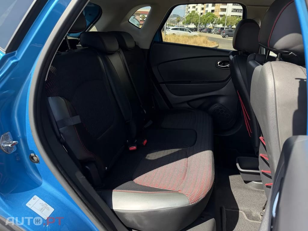 Renault Captur 1.2 TCe EDC Energy — fotografia 15