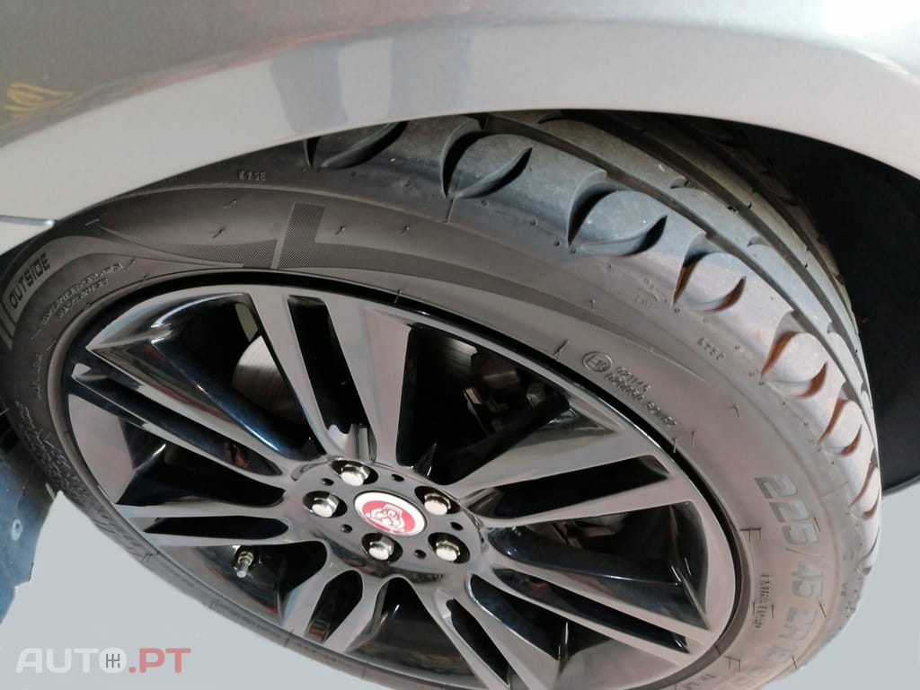 Jaguar XE 2.0D R-SPORT 180CV 