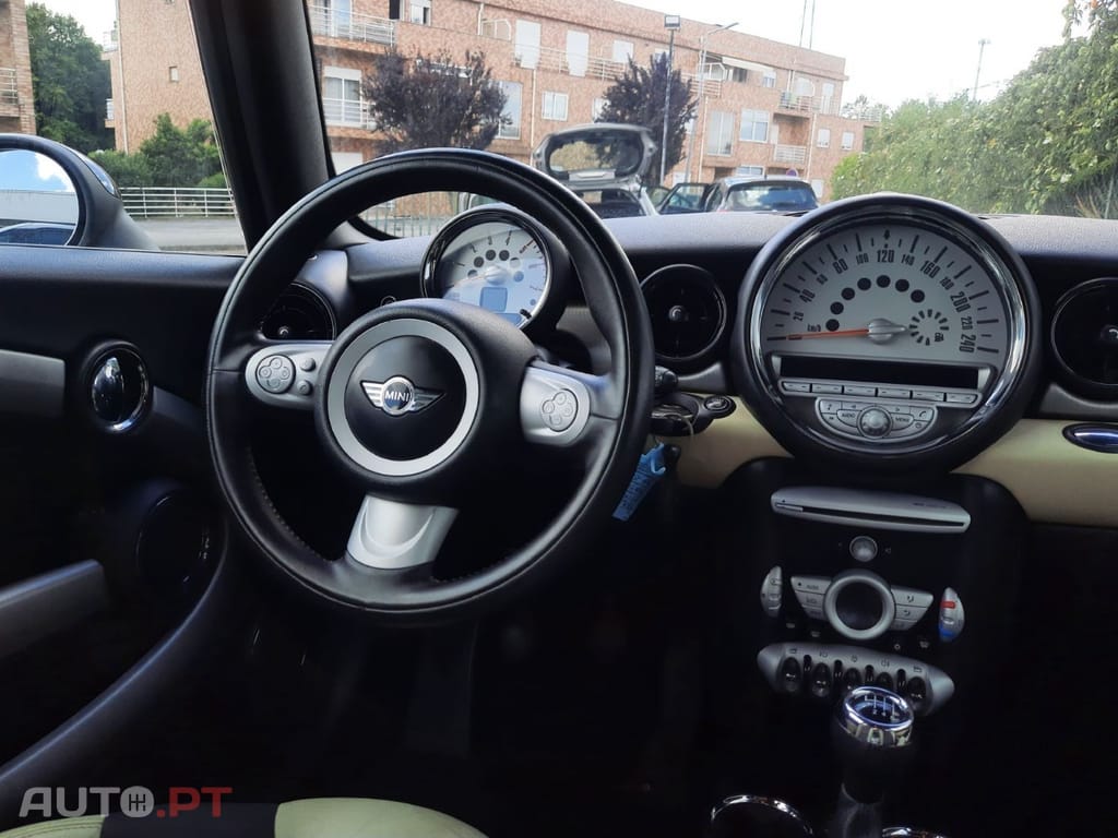 MINI Cooper Cooper D